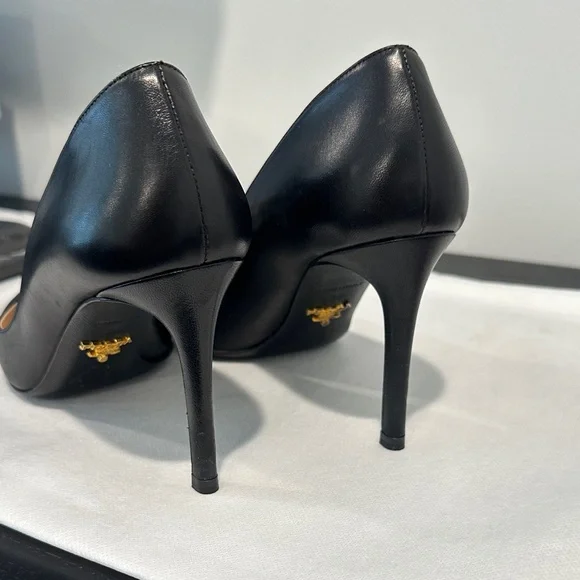 Prada Black Pointed Toe Pump Heel 38 - Picture 8 of 10